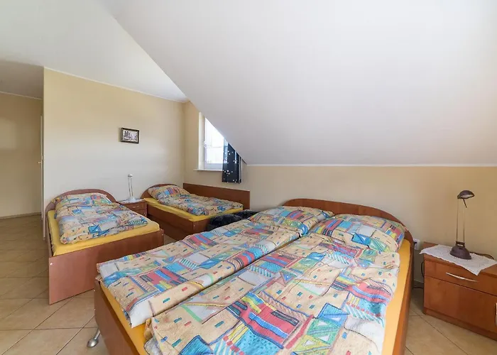 Goscinne Neptun 홈스테이 오스트로보