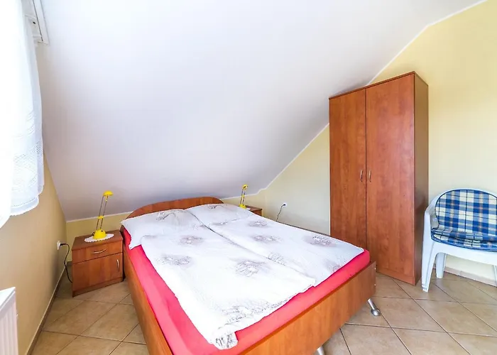 Goscinne Neptun ホームステイ オストロボ